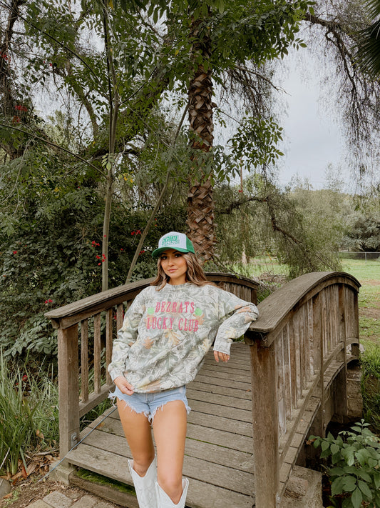 Embroidered Crew 🍀