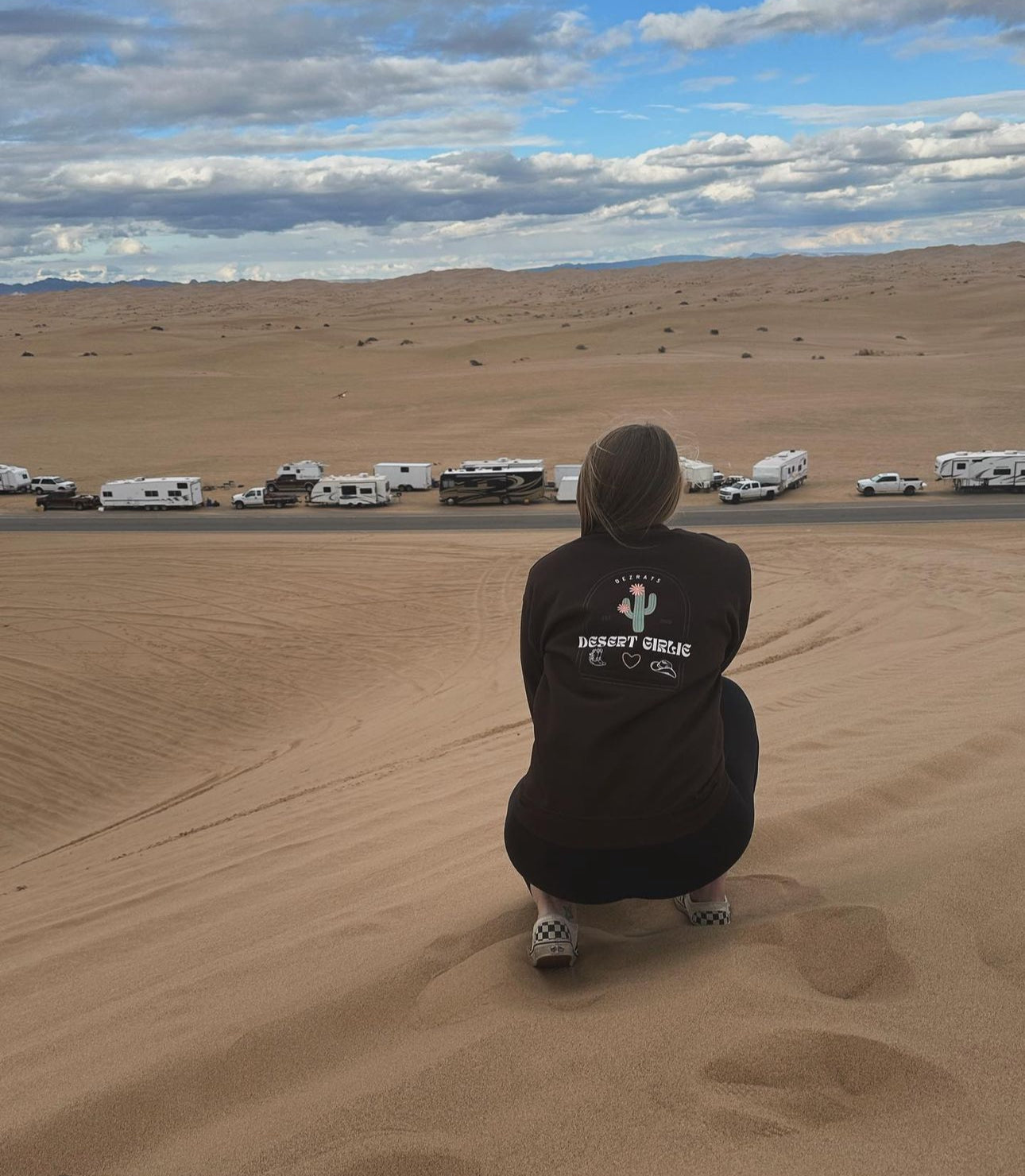 DESERT GIRLIE CREWNECK